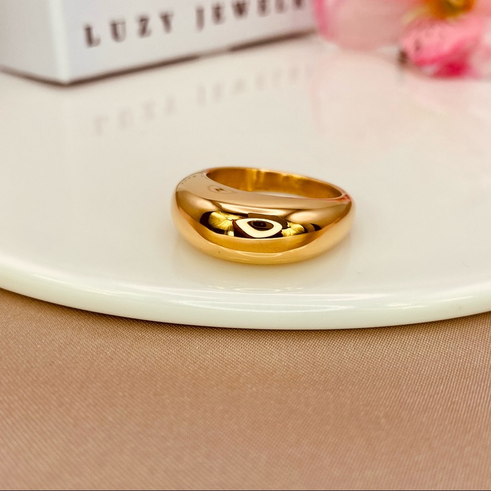Minimalist Glossy Elevated Hiphop Design Ring in Gold - Picture 3 of 8